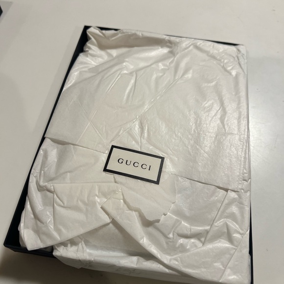 Gucci Interlocking G Charm Keyring and Gucci Premiere perfume gift set - Picture 5 of 6